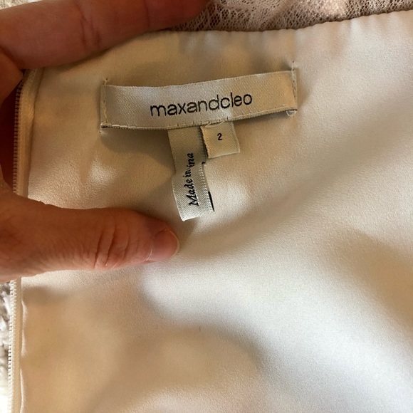 A line cream and lace dress - Picture 5 of 5